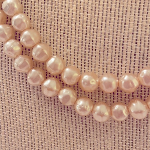 Faux Pearl Vintage Beautiful double strand Necklace - Picture 4 of 4